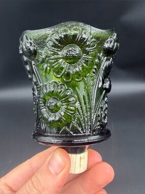 Vintage Deep Green Glass Peg Candle Holder Daisy Sunflower Floral Pattern 3”